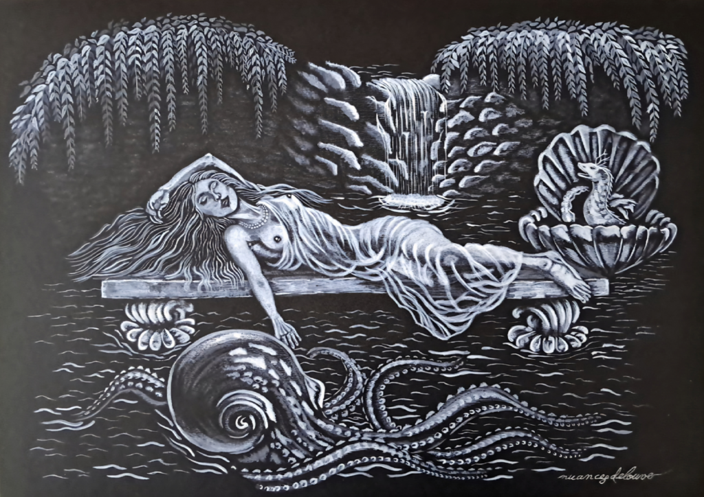 Femme endormie allongée sur une table de pierre au-dessus d'eaux sombres, entourée d'un décor rococo et d'un poulpe géant, réalisée à l'aquarelle blanche sur papier noir.